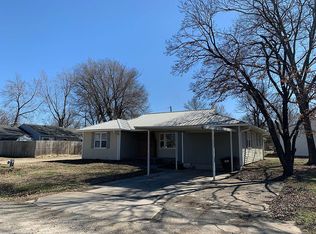 1217 Signor St, Humboldt, KS 66748