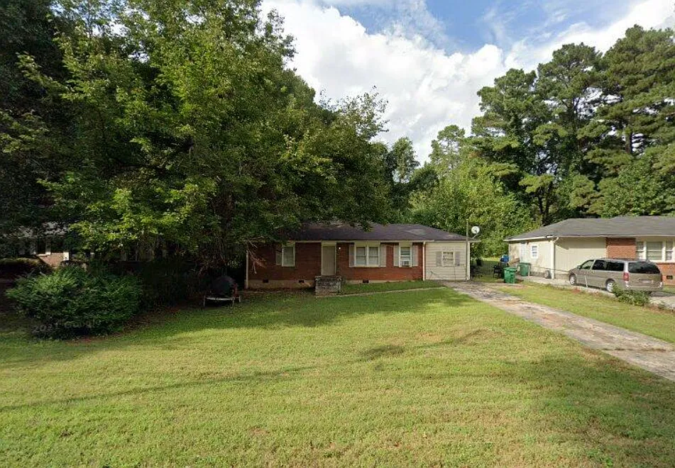 Building Photo - 2524 Habersham Dr