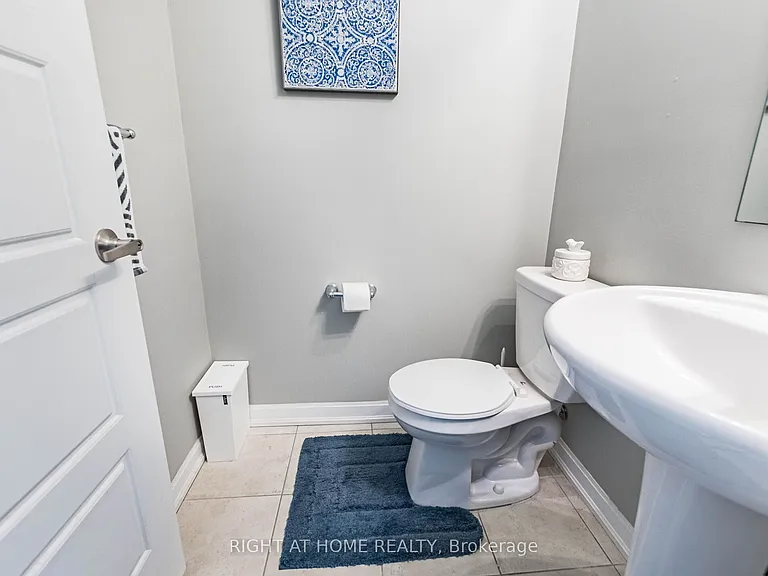 165 Hampshire Way #61 — Photo 37