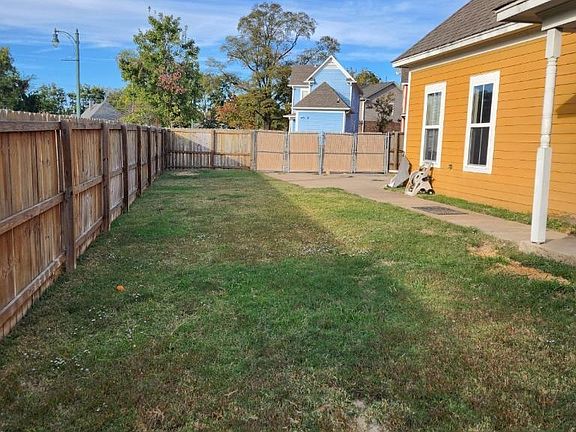 5th image of 653 Peyton Cir