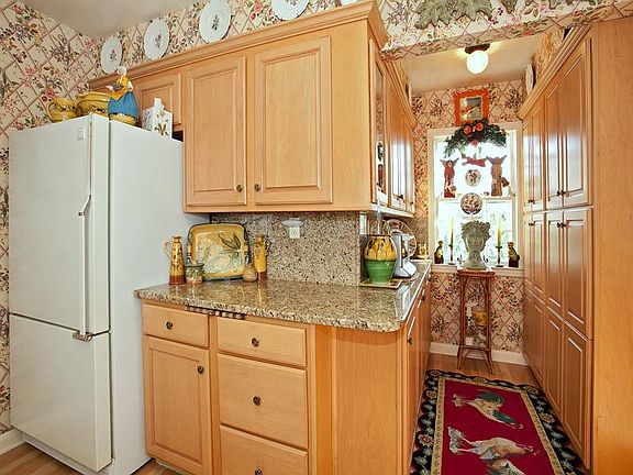 Ultra charming center hall Colonial