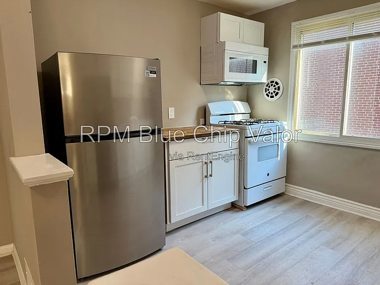 9481 Reading Rd #5 — Photo 2