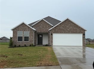425 W Canada Dr, Farmington, AR 72730