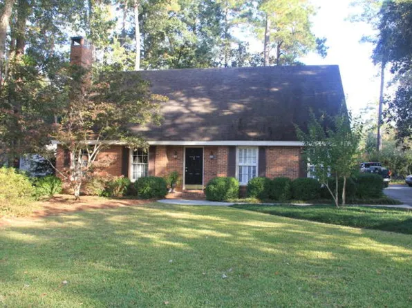 225 Tuxedo Dr, Thomasville, GA 31792