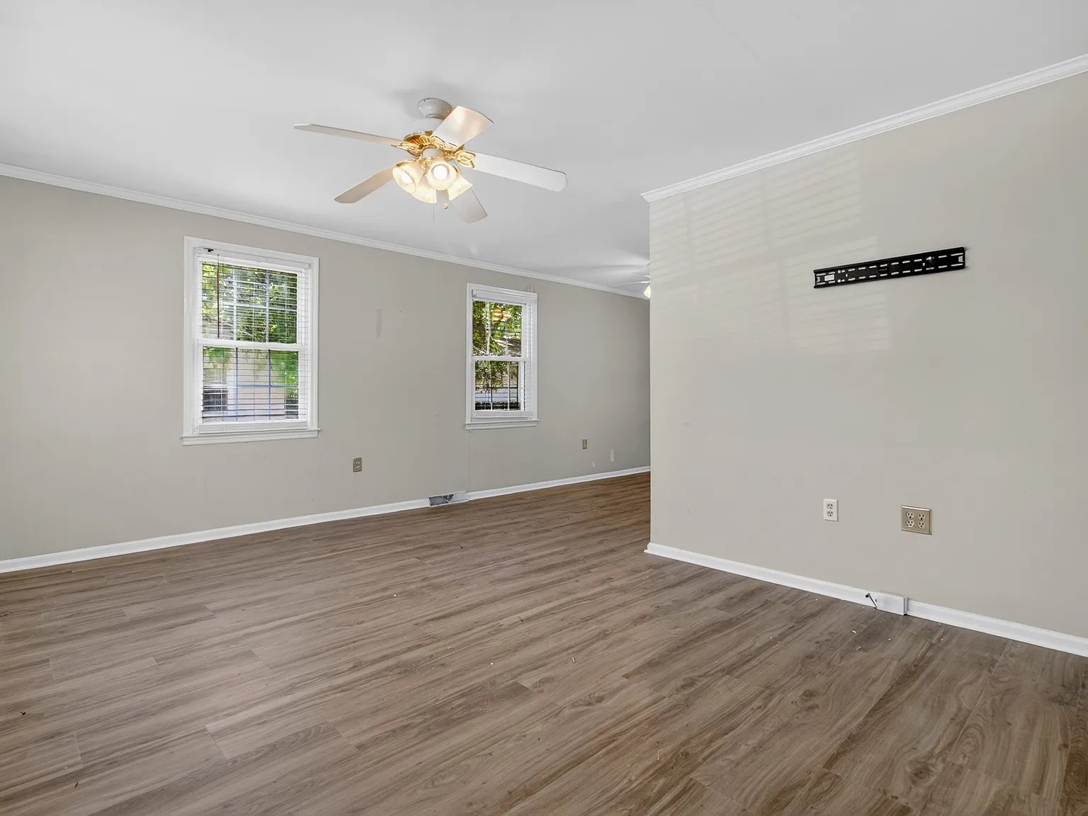 2 bed, 839 sqft, $3,300 — Photo 4
