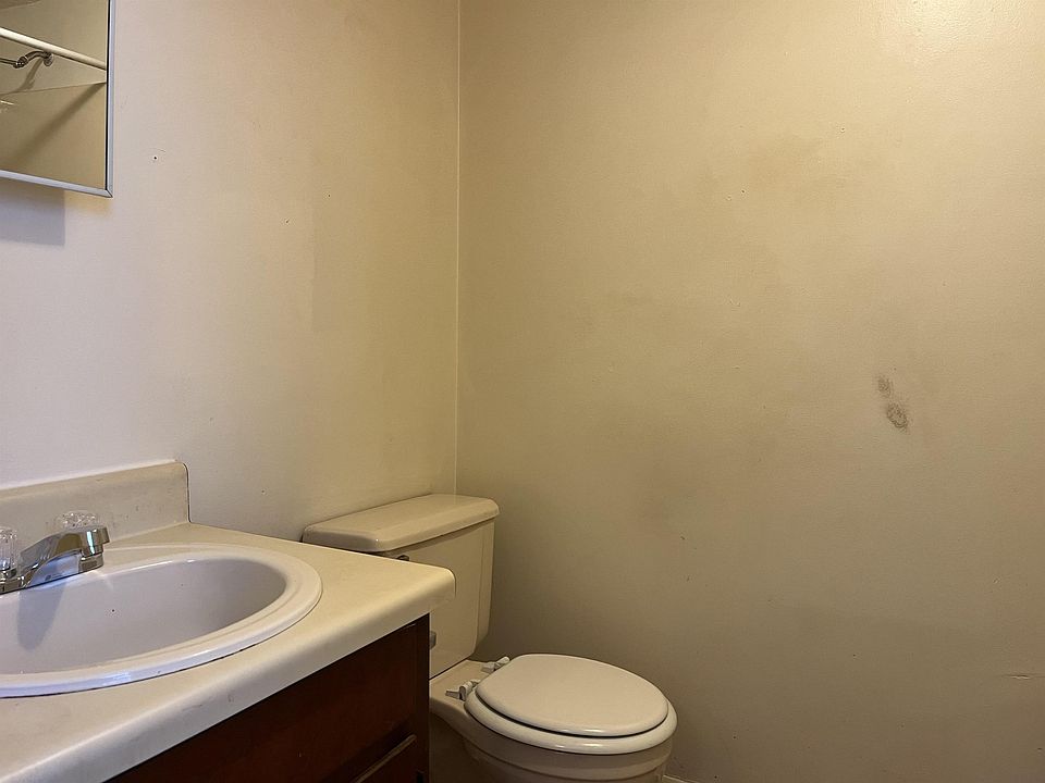 31 8th Street Northwest 31 8th St NW Arab AL Zillow