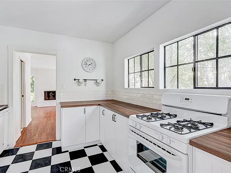 1309 Oak Ave — Photo 10