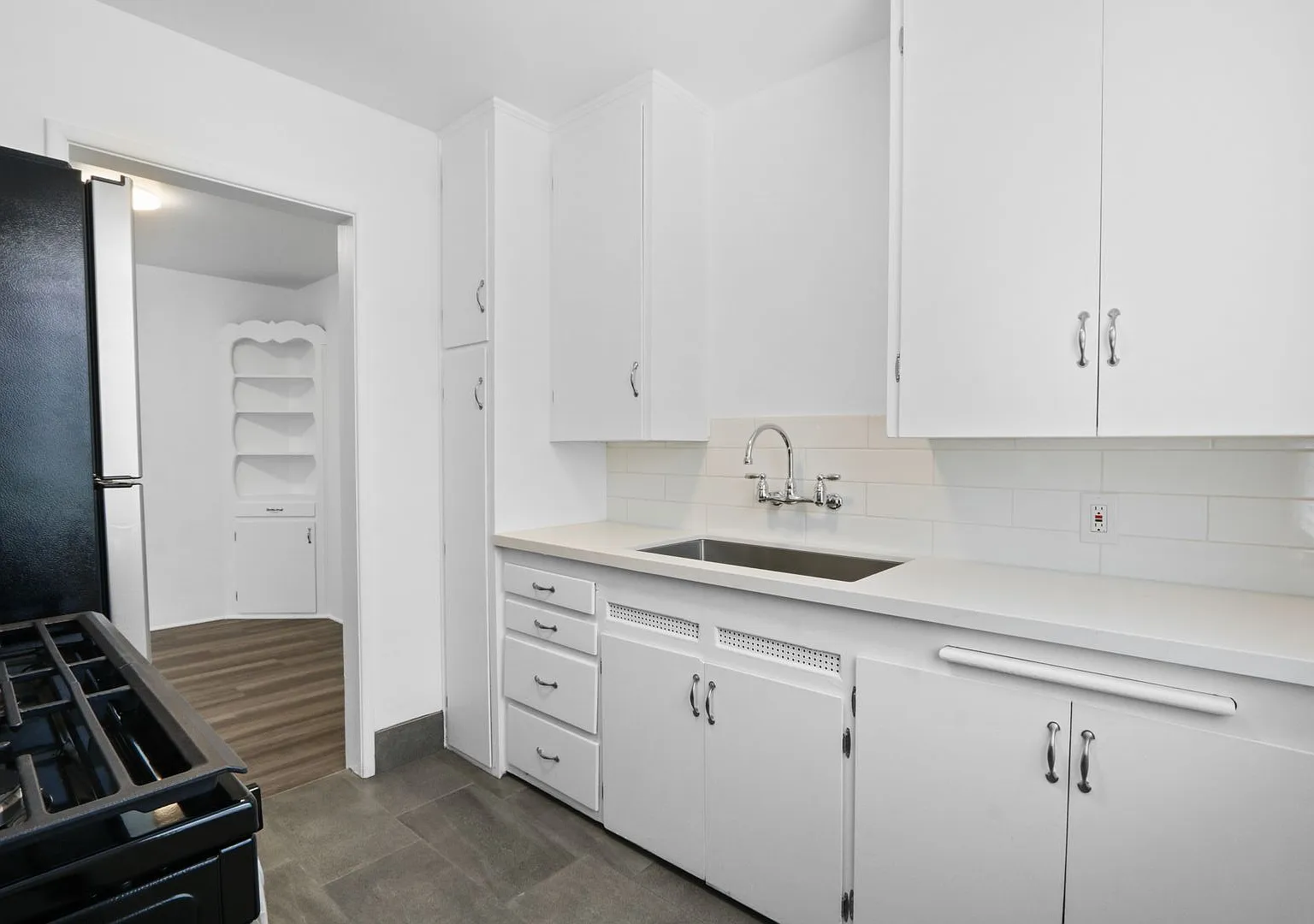 Newly Renovated Apartments In Prime Alamitos Beach — Photo 2