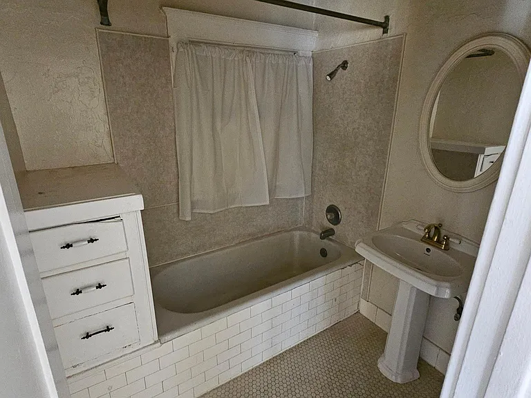 938 E Appleton St #4 — Photo 6