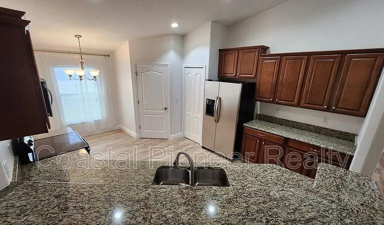 11404 Holmbridge Ln — Photo 18