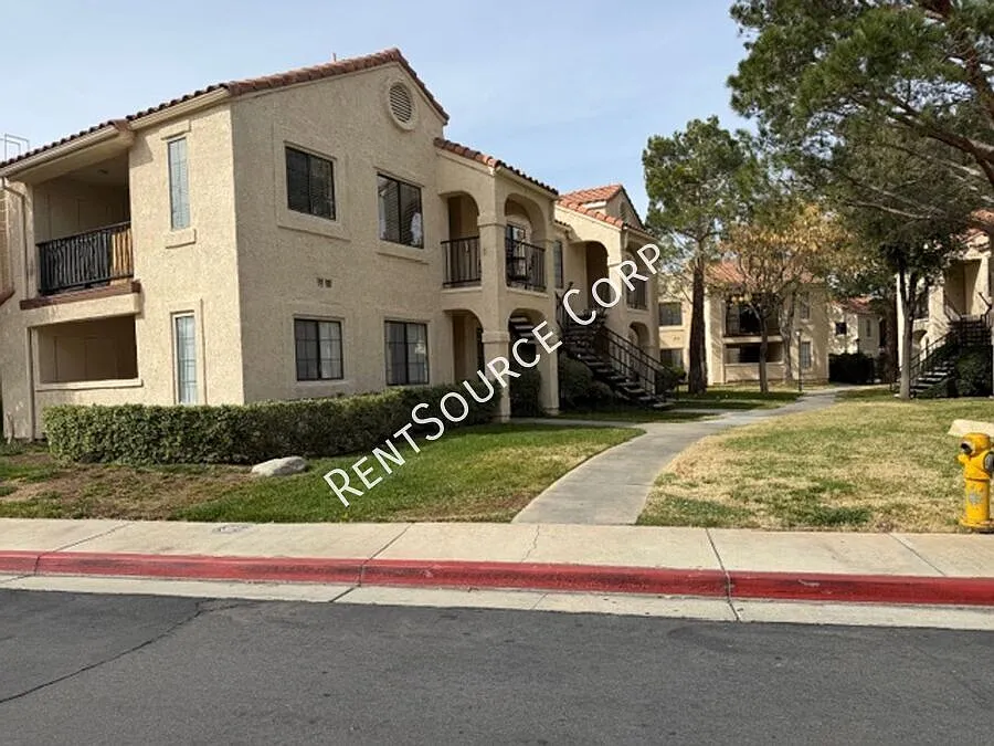 Building Photo - 2554 Olive Dr #117