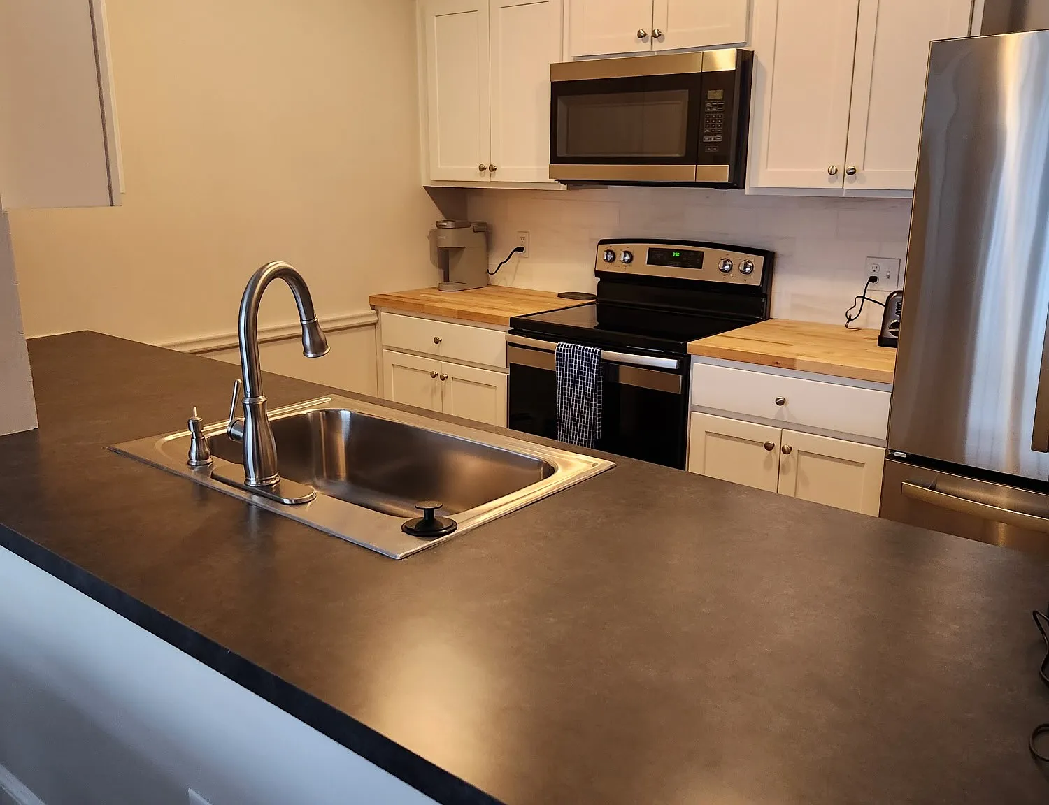 2 bed, 1200 sqft, $2,500 — Photo 3