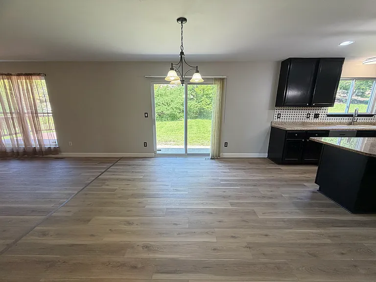 917 Emerald Oaks Ct — Photo 9