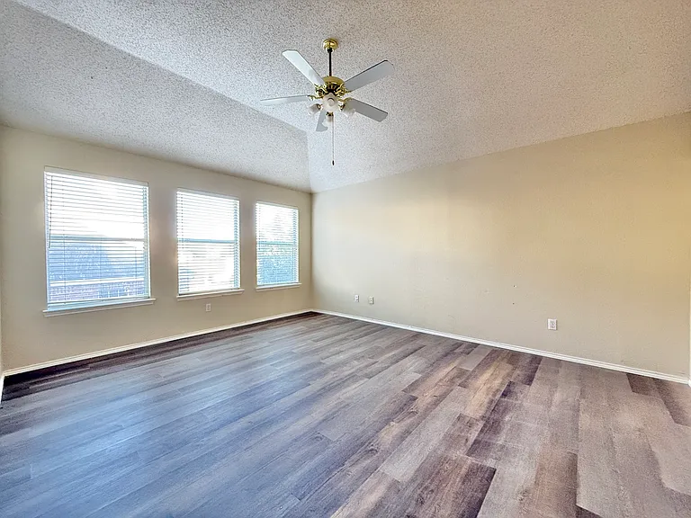 3549 Mason Dr — Photo 18