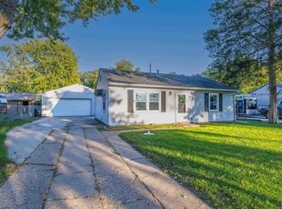 7105 N Pine St, Davenport, IA