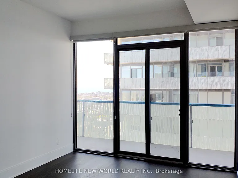 50 Charles St E #5103 — Photo 7