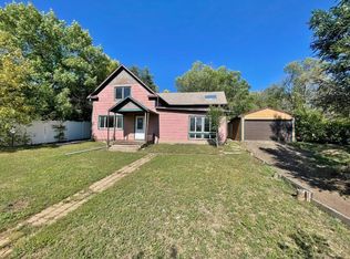 615 11th Ave NE, Minot, ND 58703