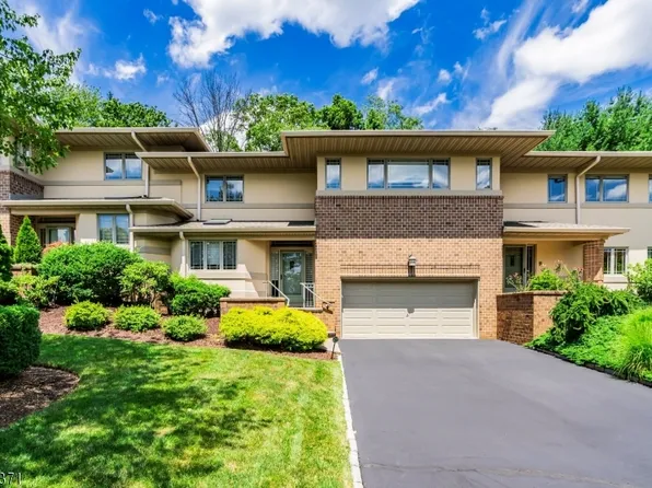 23 Fox Run Rd, Allendale Boro, NJ 07401