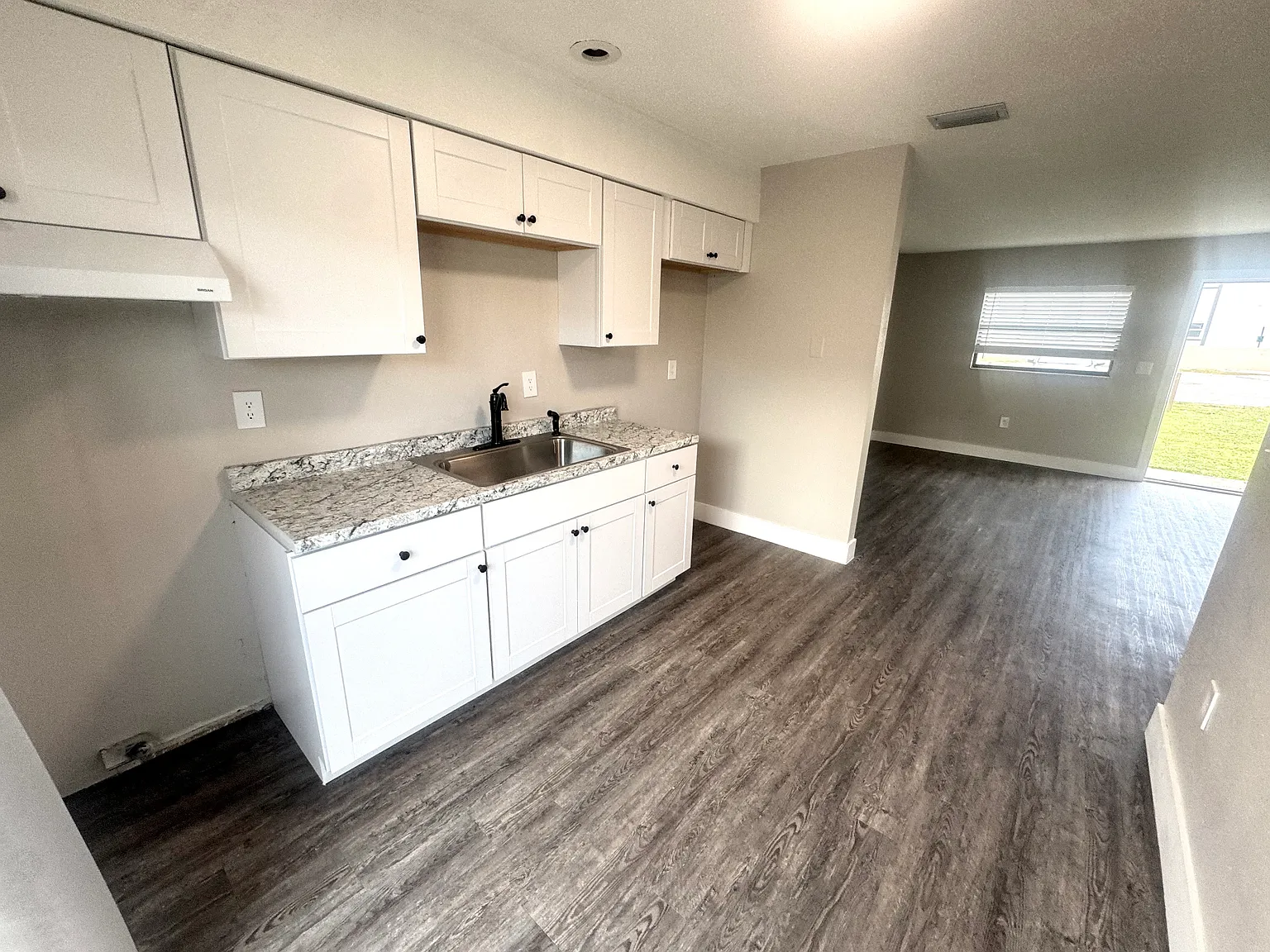 2 bed, 818 sqft, $1,495 — Photo 4