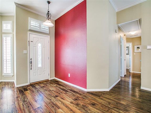 3rd image of 1501 Palisades Dr