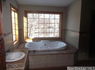 10534 Maple Valley Dr N, Maple Grove, MN 55369