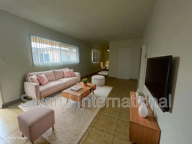 629 W 82nd St #2 — Photo 3