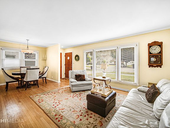 2nd image of 1338 Earl Ave