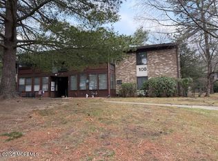 108 Amberly Drive #D, Manalapan, NJ