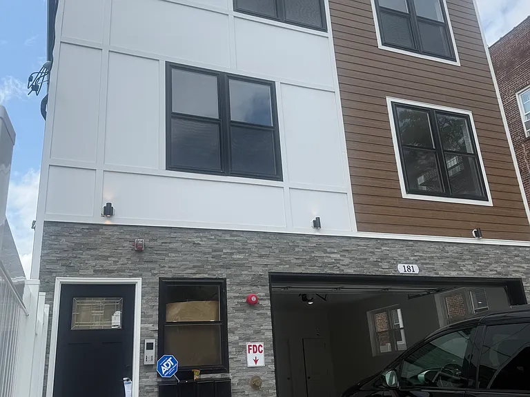 181 Munn Ave #2 — Photo 3