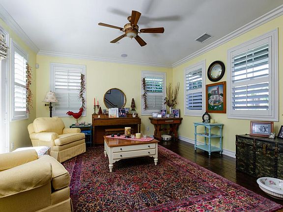 4th image of 643 Chesapeake Pl