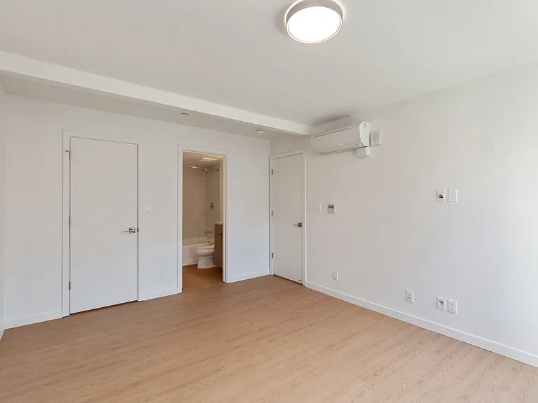 707 Leahy — Photo 14