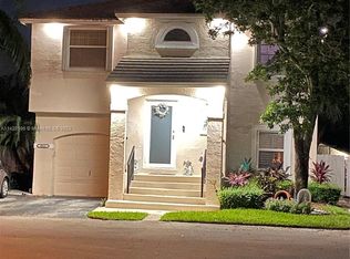 9921 NW 9th Ct, Plantation, FL 33324