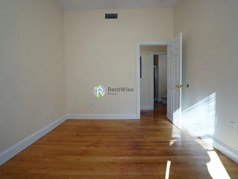 5 Gardner Ter #1 — Photo 4
