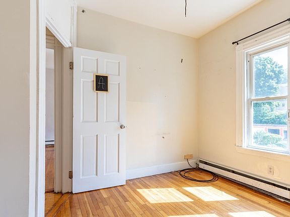 4th image of 59-61 Hillside St #3X
