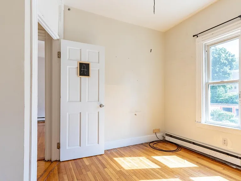 59-61 Hillside St #3X — Photo 4