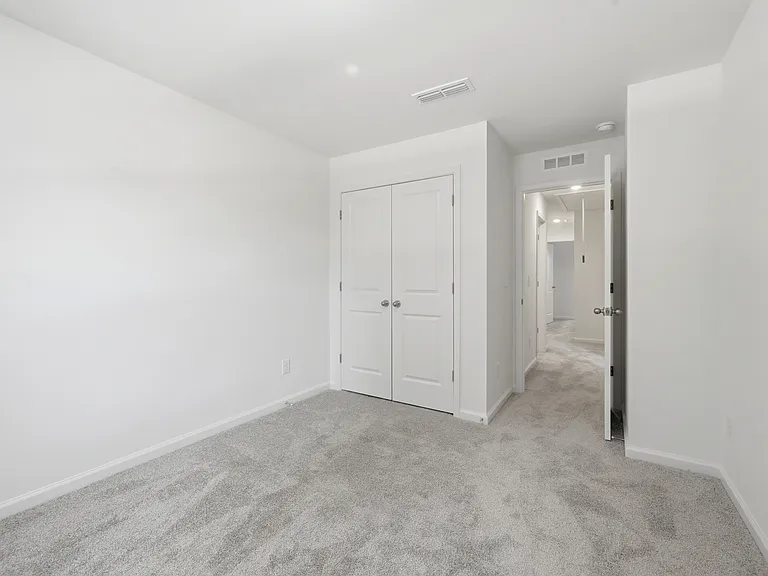 210 Parker Ln — Photo 27