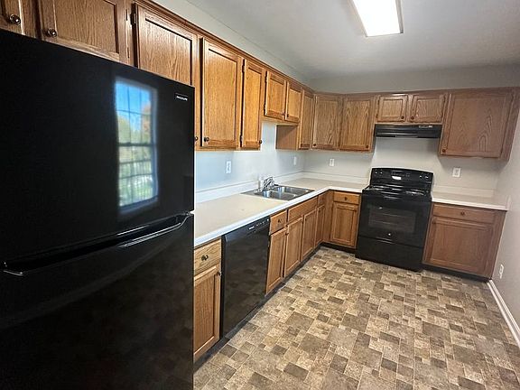 4th image of 10012 Michaele Ln #7