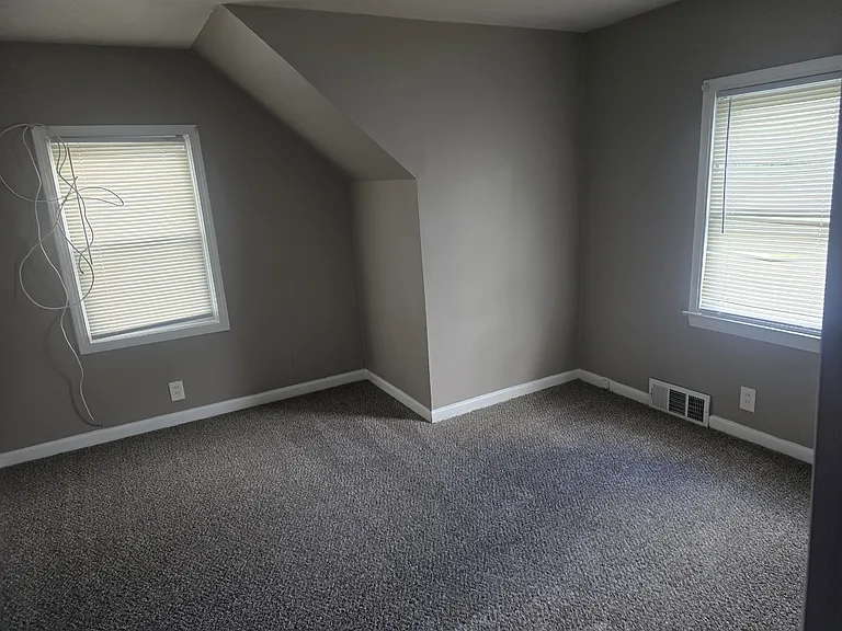 32470 Donnelly St — Photo 9