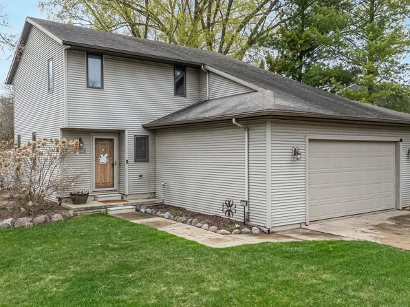 1820 Sugar Pl, De Pere, WI 54115