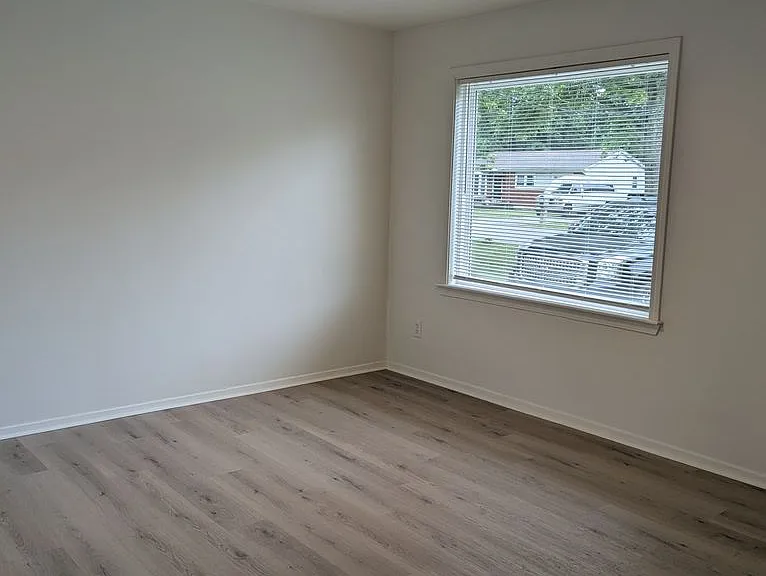 6109 Toebbe Ln — Photo 4