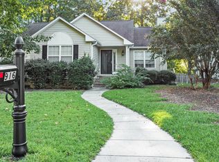 916 Buckingham Rd, Trent Woods, NC 28562