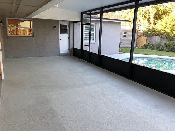 3rd image of 1043 Crystal Bowl Cir
