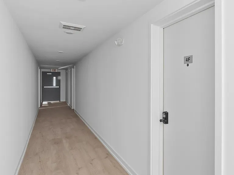 209 New St #4F — Photo 2