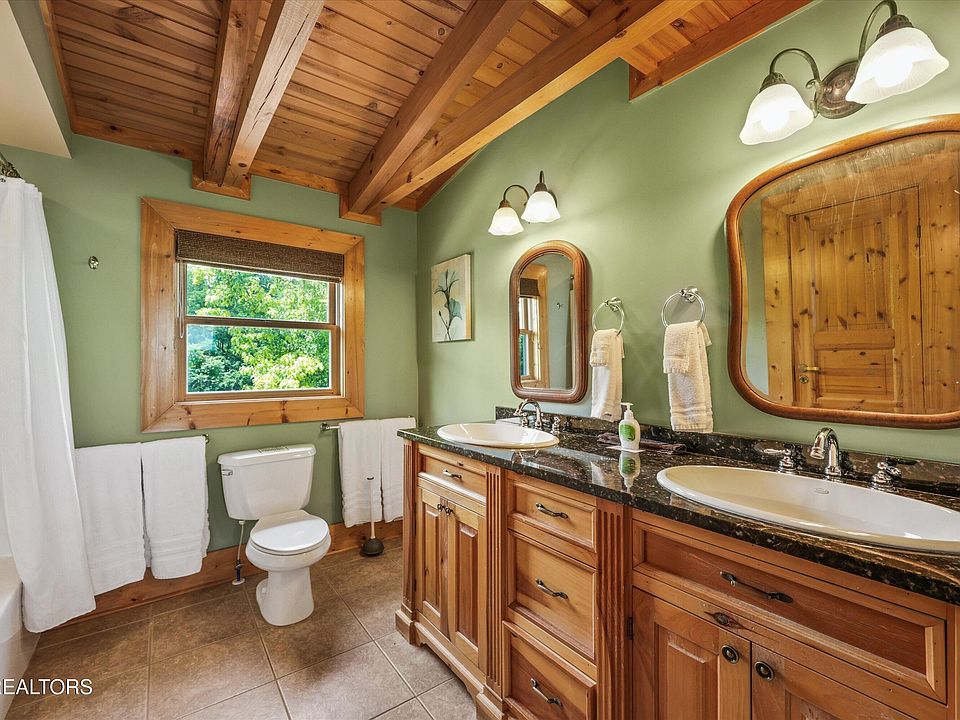43rd image of 430 Sugar Cove Way
