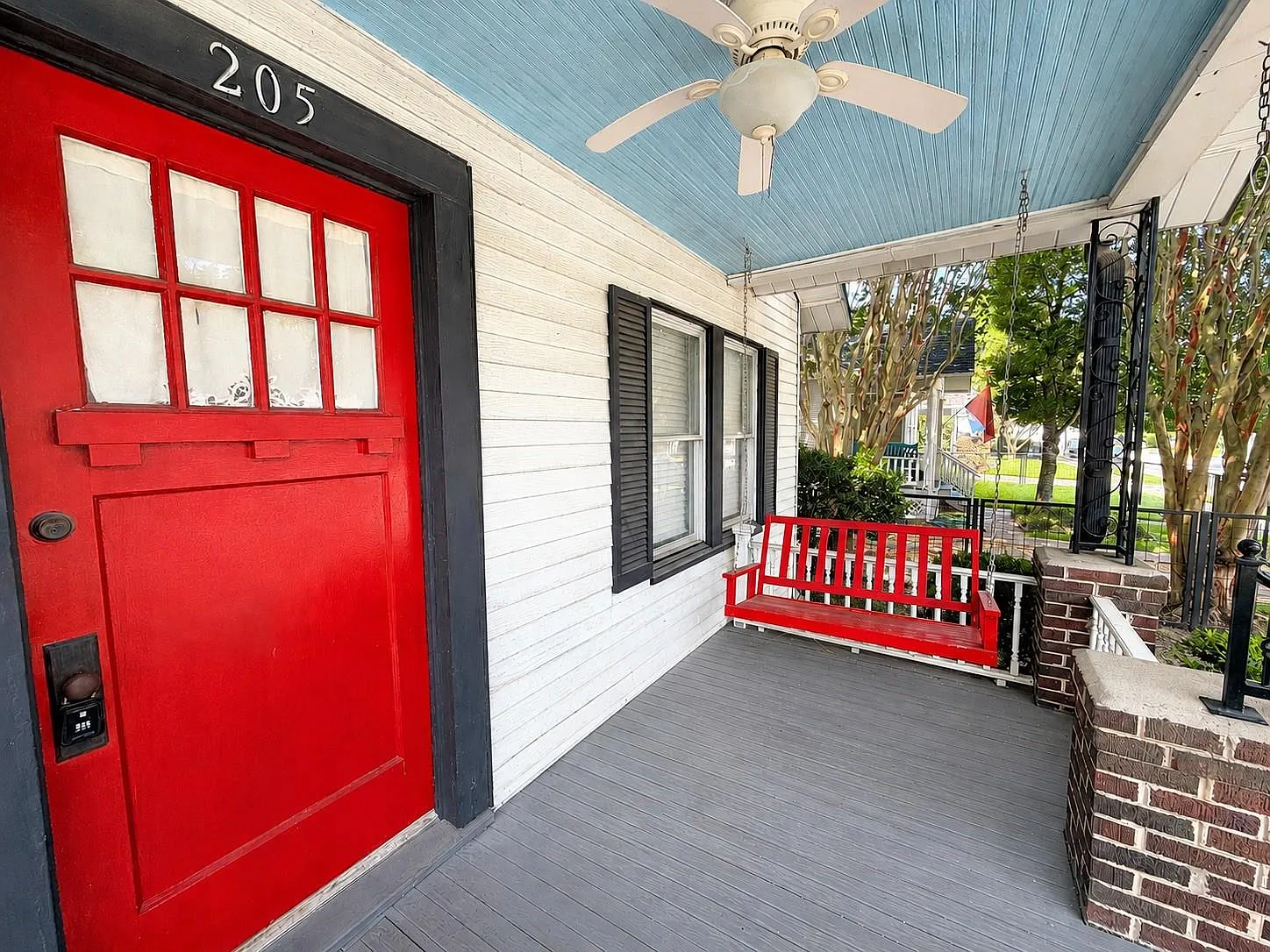 2 bed, 1.0 bath, 931 sqft, $2,799 — Photo 2