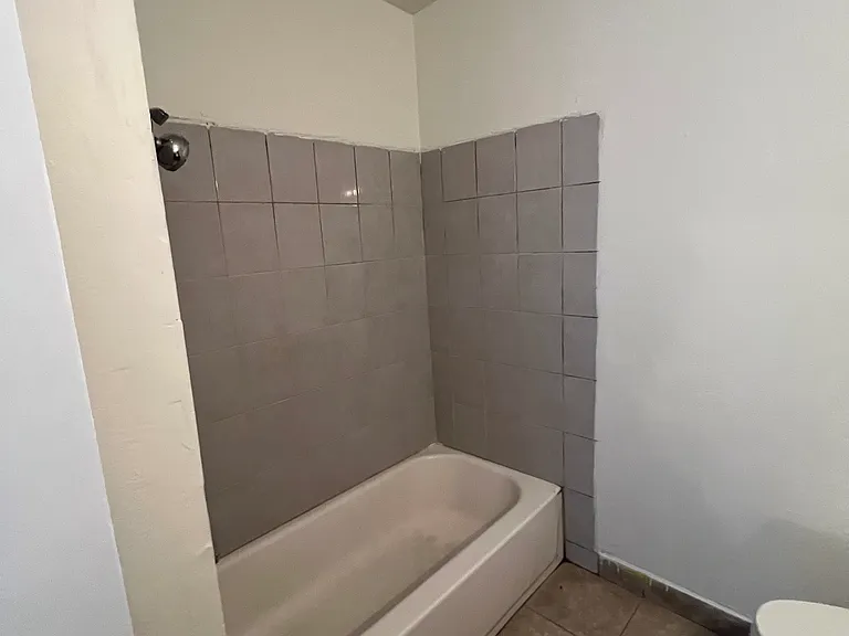 4031 W 129th St #10 — Photo 3