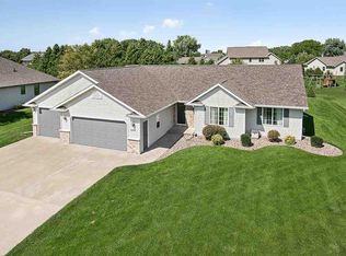 W5276 Natures Way Dr, SHERWOOD, WI 54169