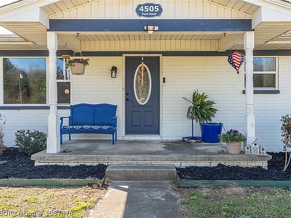 2nd image of 4505 Park Rd