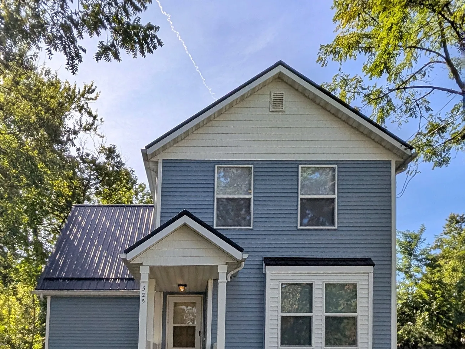 4 bed, 1.5 bath, 1459 sqft, $1,600 — Photo 1