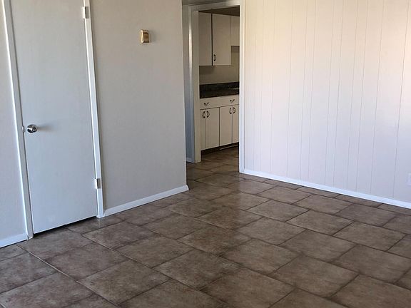 3rd image of 5804 Pompano Ave #A